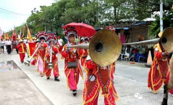 上周六近千人相約后溪，為的就是來拜拜他！