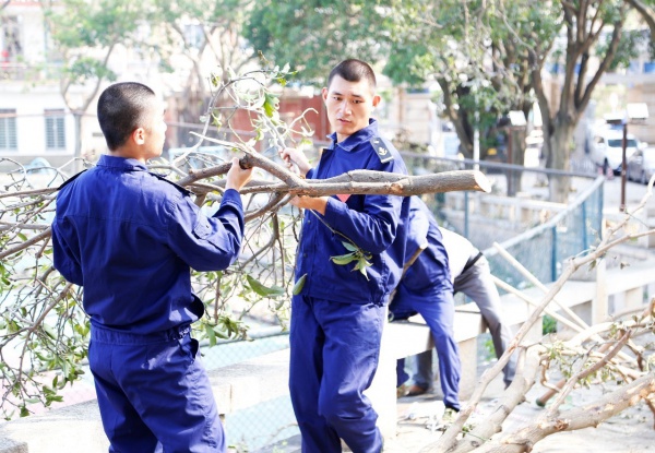 極美！臺(tái)風(fēng)后集美大學(xué)驚現(xiàn)“彩虹”，引網(wǎng)友圍觀點(diǎn)贊！