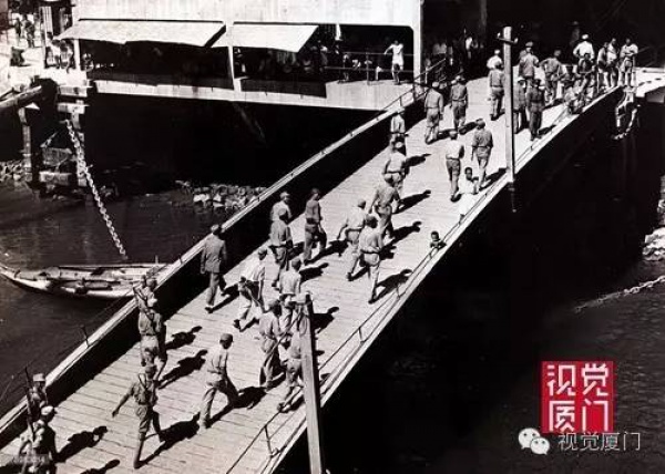 1949年的今天廈門解放，實(shí)拍國(guó)民黨黯然離別廈門的情景