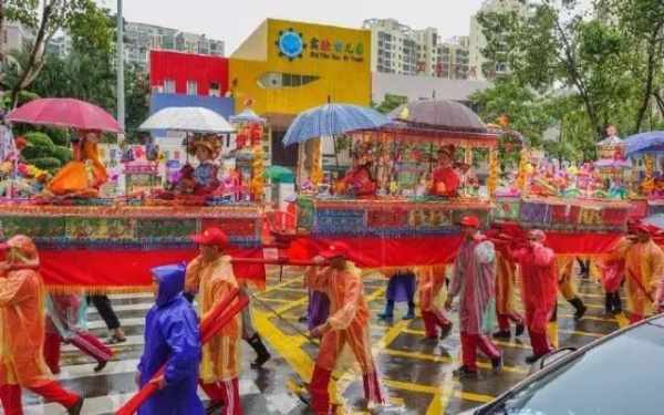 【多圖】震撼！國(guó)家非遺“送王船”在海滄鐘山舉行！大雨也澆不滅海滄人的熱情！！！