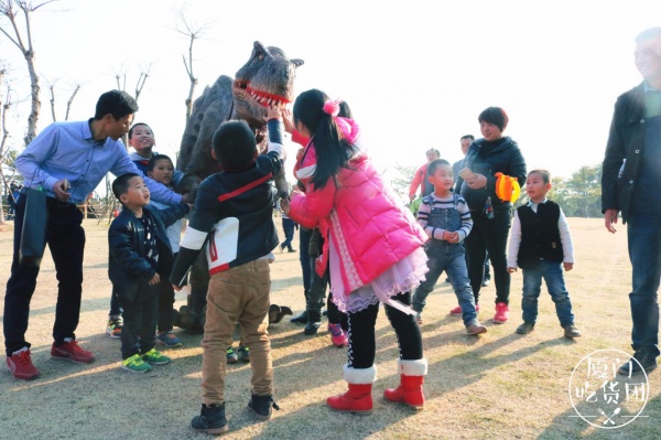 嚇尿！園博苑驚現(xiàn)“侏羅紀(jì)公園”，恐龍復(fù)活了？！