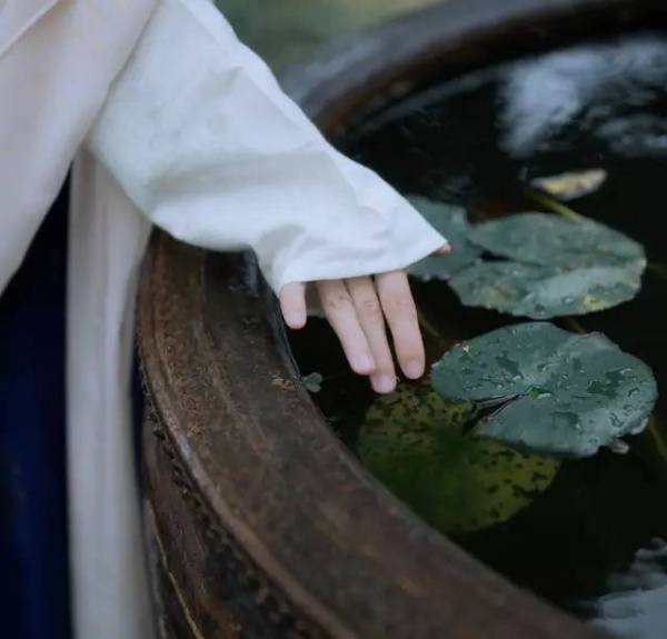 家中風水是富是窮，只看一個地方，神準！