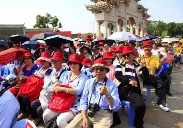 海滄又出名了！昨天幾千人在青礁慈濟(jì)祖宮同時(shí)做這事，轟動(dòng)整個(gè)廈門(mén)！