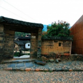 平和橋上書屋