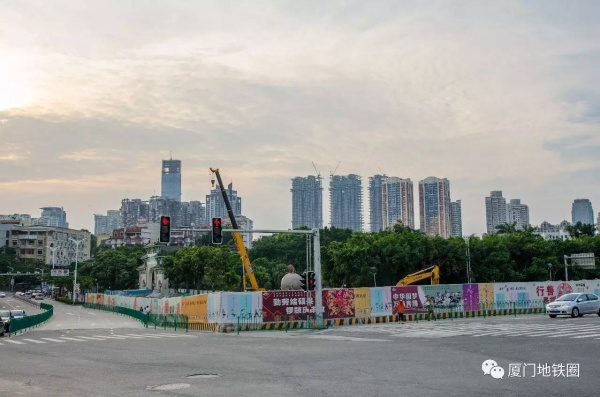 鎮(zhèn)海路、中山公園、將軍祠，3個(gè)地鐵站點(diǎn)出入口施工進(jìn)度