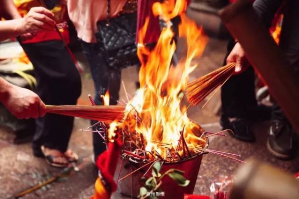 泉南佛國｜保生大帝轟轟烈烈的在過生日，你可知道他到底是誰？