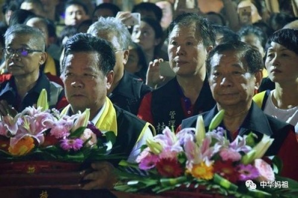 【媽祖】湄洲媽祖巡臺(tái)回鑾安座信眾熱情迎接