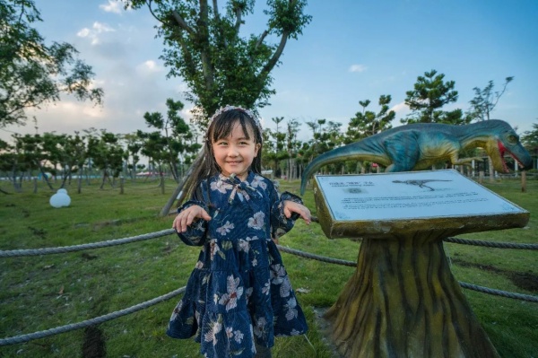 100張門票免費送！尋夢侏羅紀+巨無霸熊貓海洋球，廈門集美恐龍夢公園帶你穿越時空看恐龍啦！